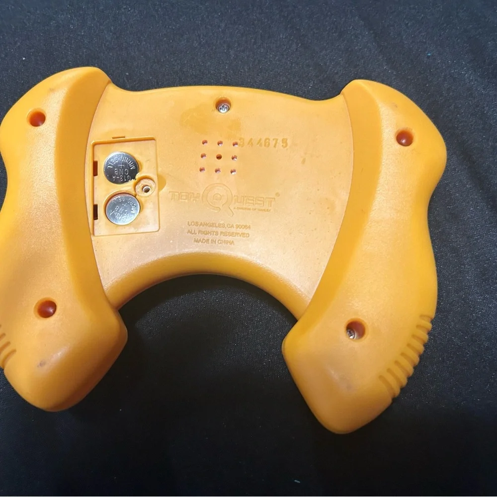 Hand held baseball game! Cover to battery department missing need new batteries